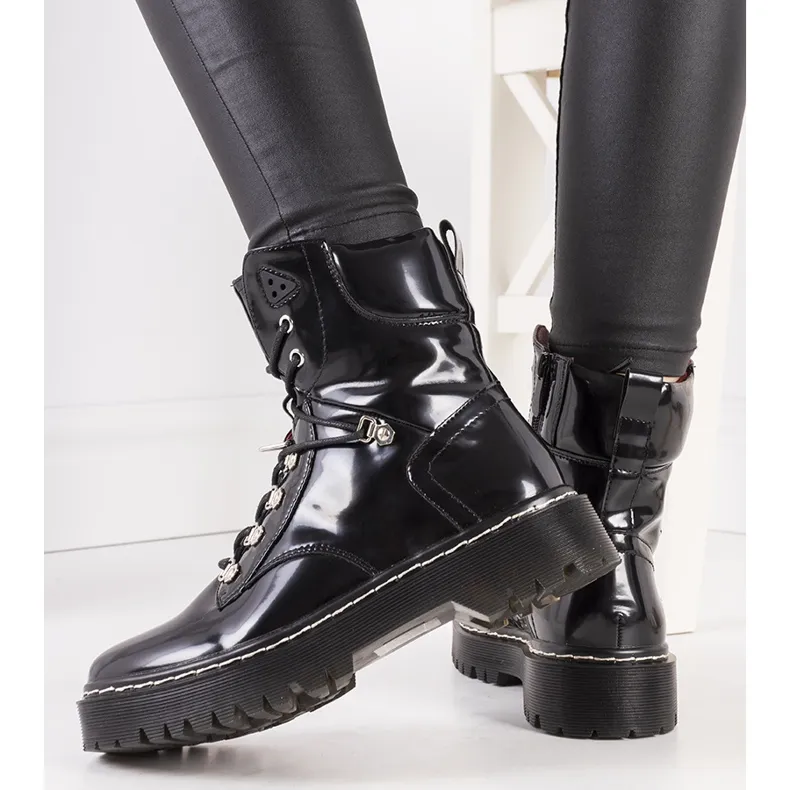 Black Startrail boots