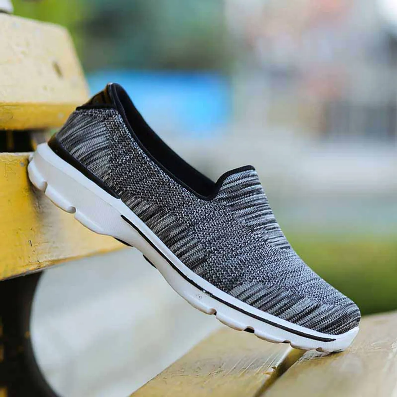 Black stripe pattern flyknit slip on shoe sneaker