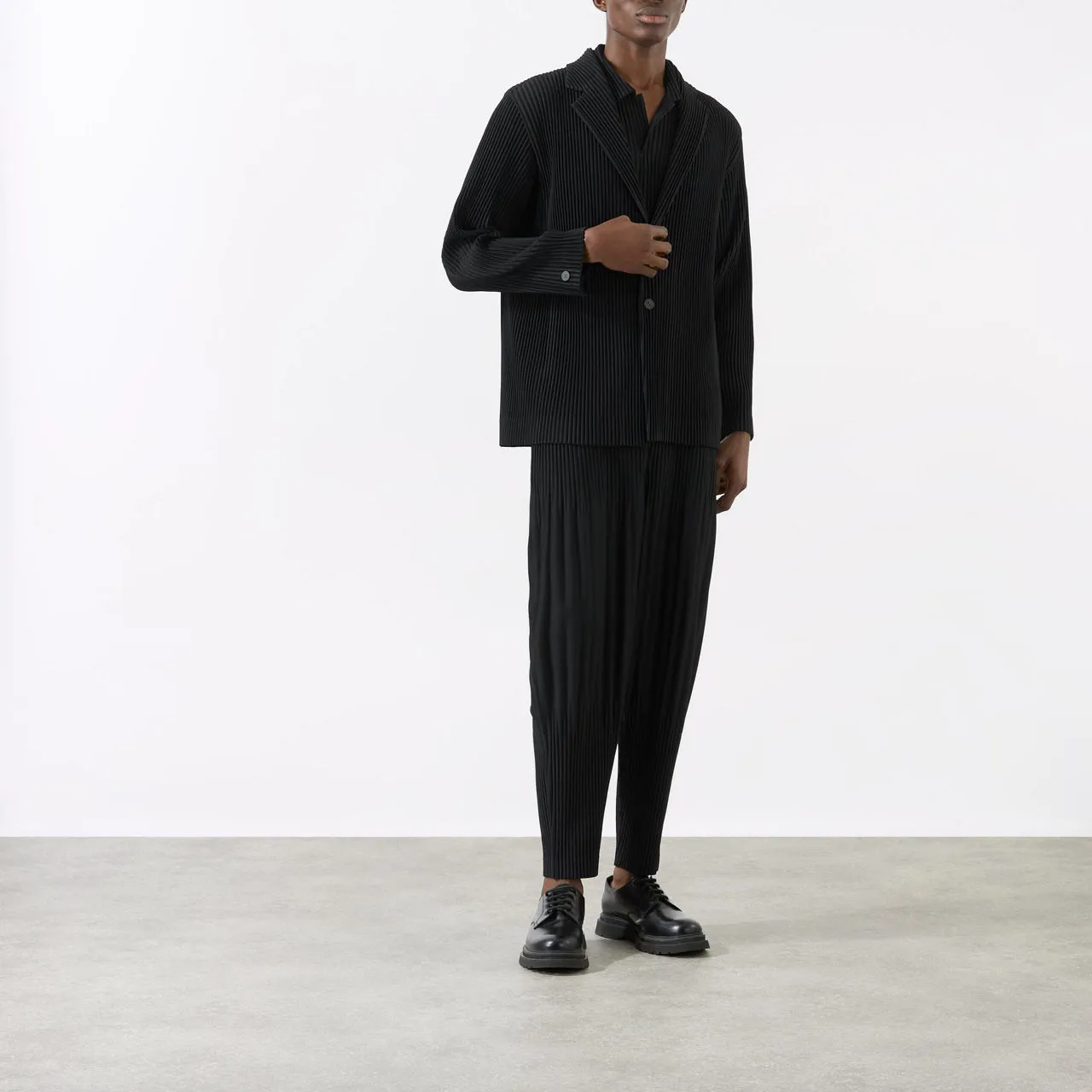 HOMME PLISSÉ ISSEY MIYAKE Basic Pleated Single-Breasted Blazer - Black