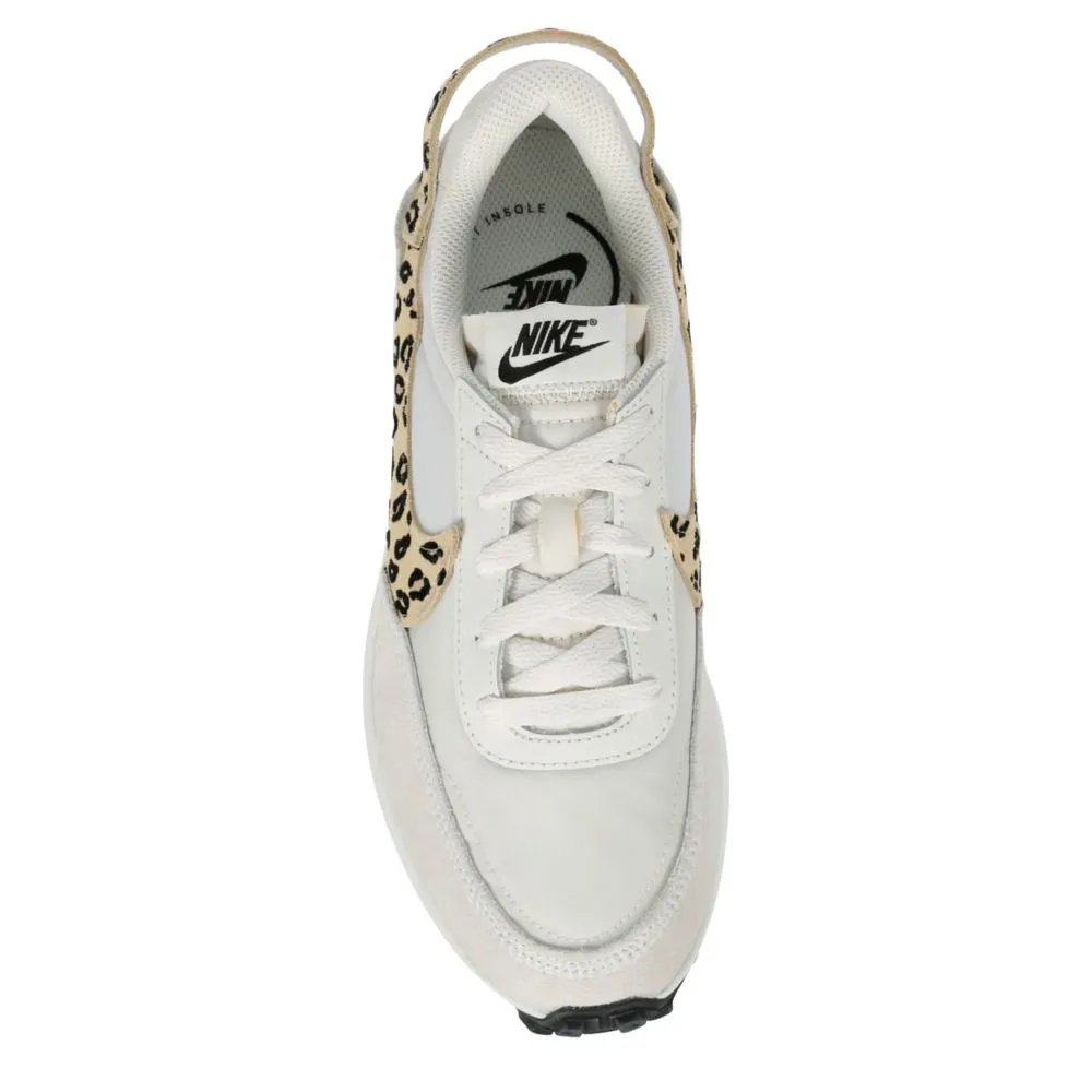 NIKE  WOMENS WAFFLE DEBUT SNEAKER