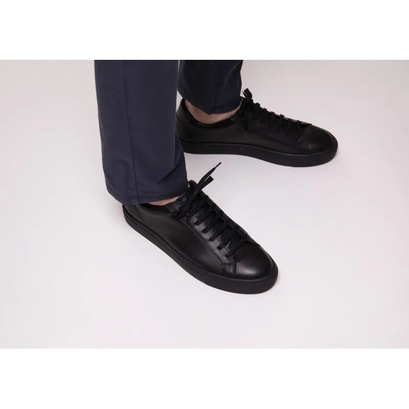 Skolyx Premium sneaker in black leather