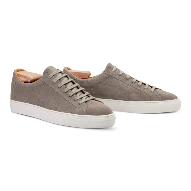 Skolyx Premium sneaker in light grey suede