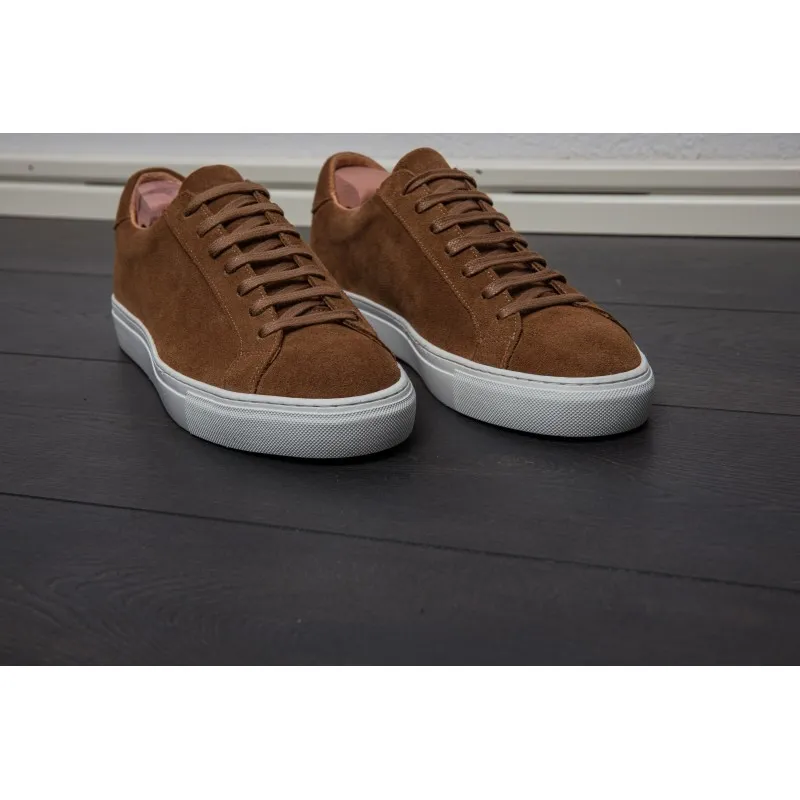 Skolyx Premium sneaker in medium brown suede