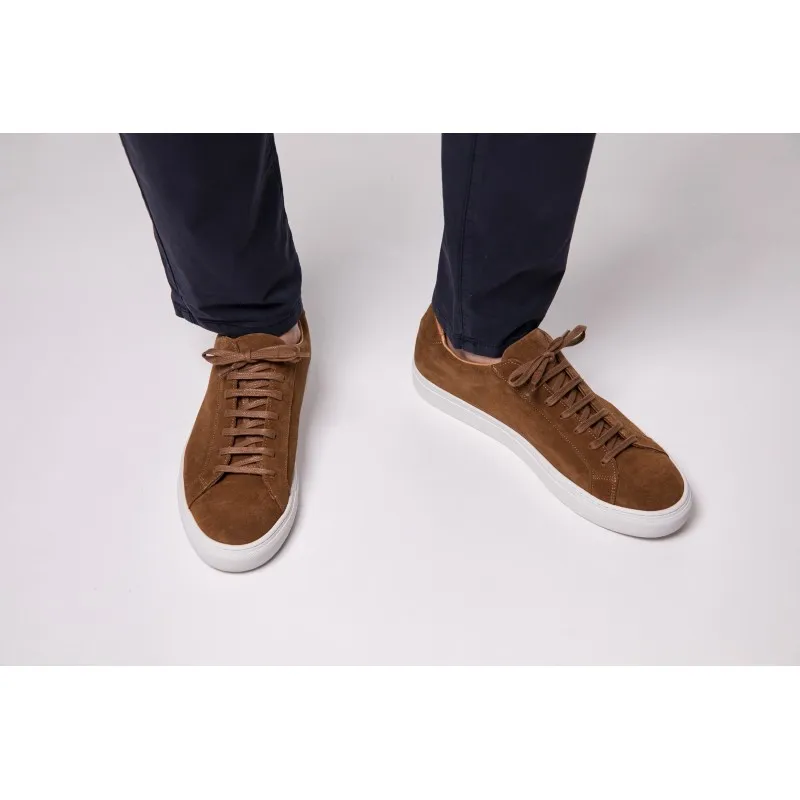 Skolyx Premium sneaker in medium brown suede