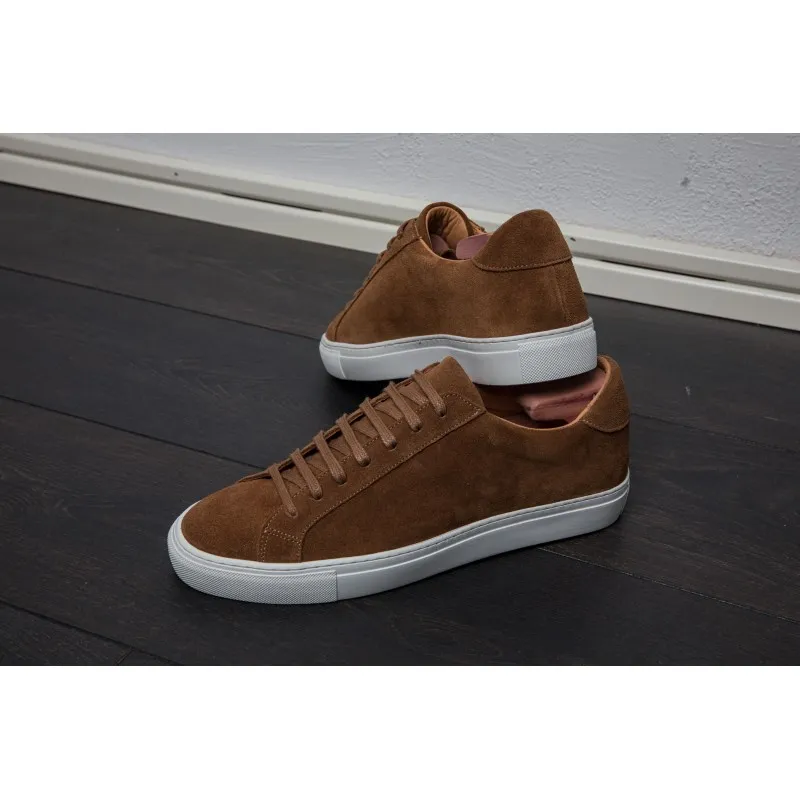 Skolyx Premium sneaker in medium brown suede