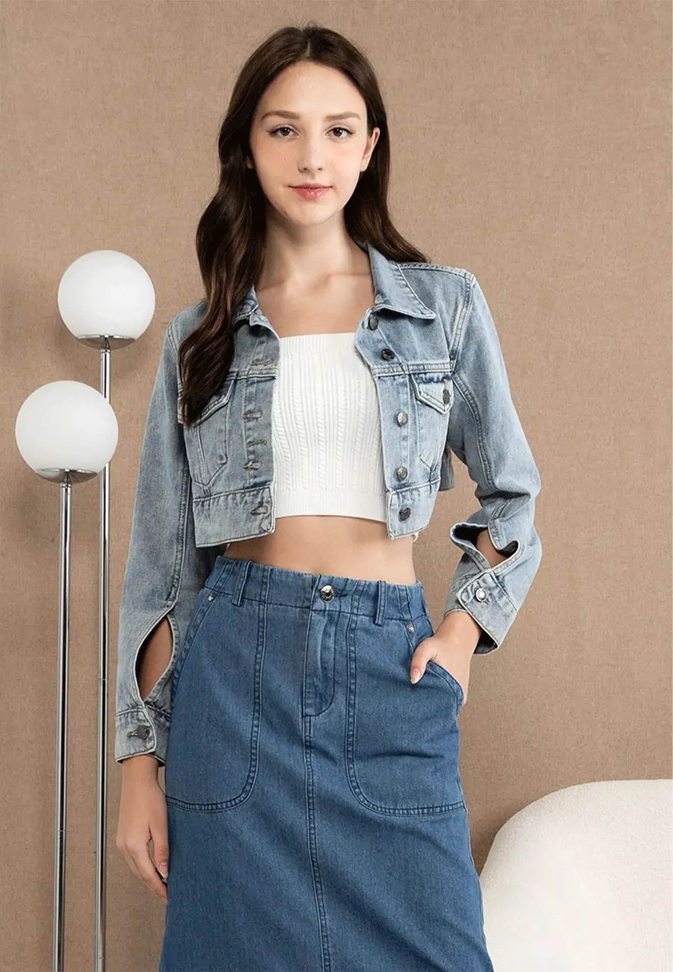 VOIR JEANS Double Flap Pockets Crop Denim Jacket